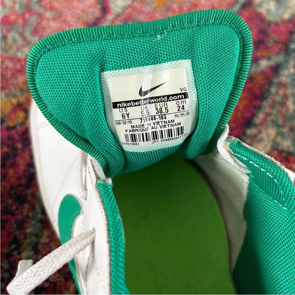 Nike | Unisex kids white/green Court Royale lace up sneakers, green swoosh, Sz 6